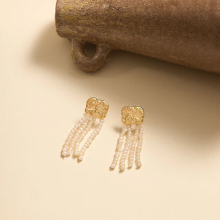 Lina Pearl Earring in White/Gold